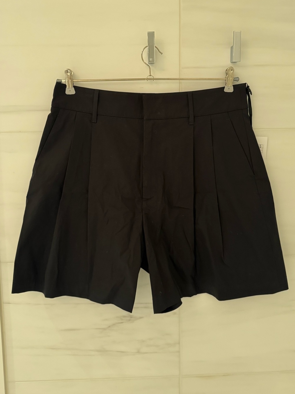 Red Valentino Pleated Cotton Shorts Size 48 NWT